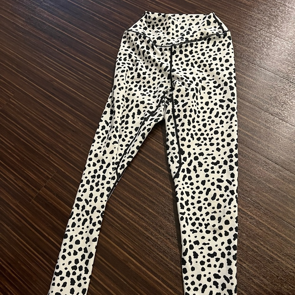 Balance Athletica Snow leopard leggings